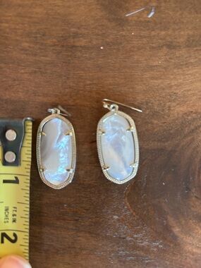 Kendra Scott Mother-of-Pearl Signature Elle Drop Earrings - White